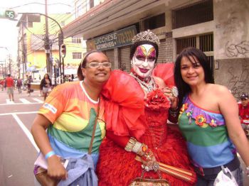 Na foto: Simone Anjos, Isabelita dos Patins e Simone Santos