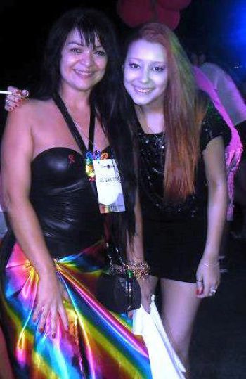 Na foto: Simone Santos e Cherry Zavinni (cantora convidada para apresentação no evento)