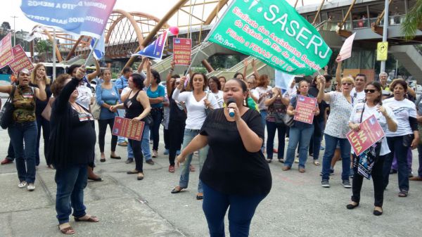 Ato Público Unificado dos Profissionais da Saúde em frente à Prefeitura do Rio.