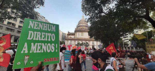 ATO NACIONAL EM DEFESA DO SERVIÇO PÚBLICO ACONTECE TAMBÉM NO RJ; VEJA IMAGENS