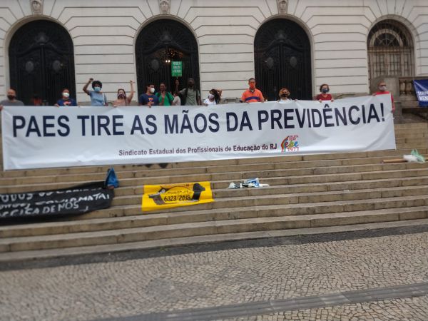 SERVIDORES FAZEM NOVO ATO CONTRA A REFORMA DA PREVIDÊNCIA DE PAES